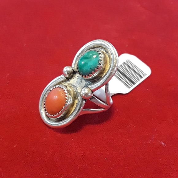 Ring - Picture 2 of 3